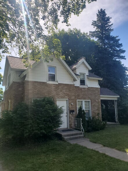 Curb side of home - 319 Stewart Ave B Marlena
