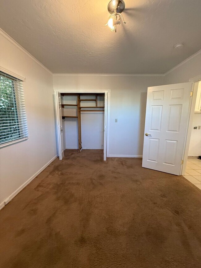 Building Photo - San Pedro 4 bedroom, 3 Bath Home with yard and Deck! Available NOW!