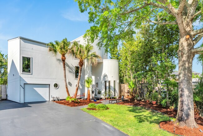 Building Photo - 4809 Neyrey Dr