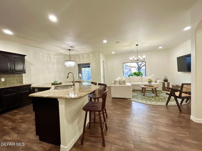 Building Photo - 7349 Skyrocket Dr