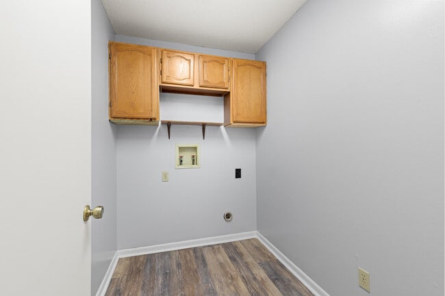 Building Photo - 551 Juanita Ave