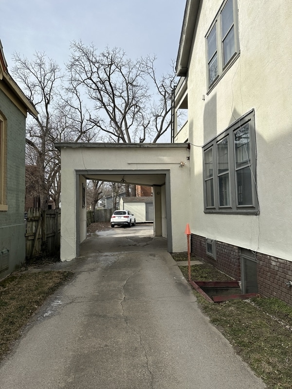 Building Photo - 105 N Adams St