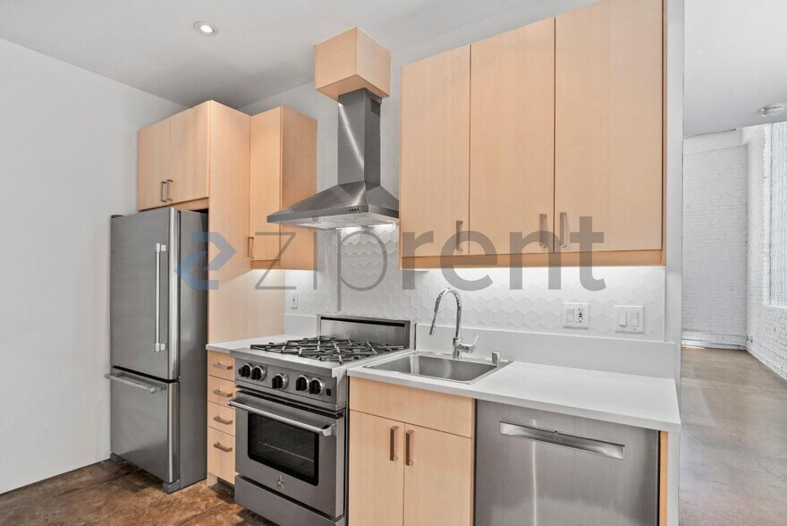 Building Photo - Unit 123
