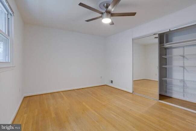 Building Photo - 8122 Truro Ct