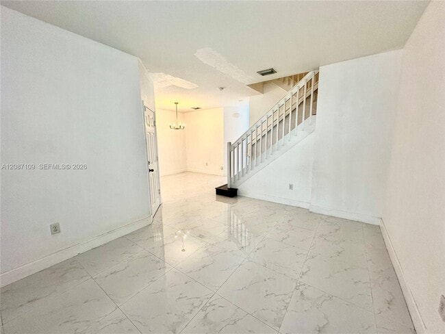 Building Photo - 20733 NE 10th Ct