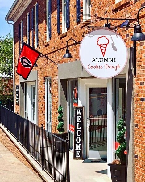 Building Photo - 492 N Thomas St