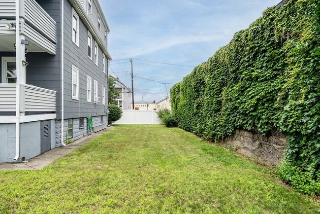 Building Photo - 101 Bowen Ave