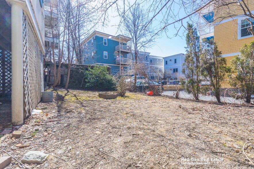 Building Photo - 151 Forest Hills St
