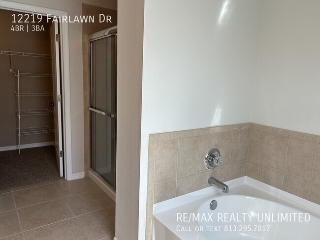 Building Photo - 12219 Fairlawn Dr