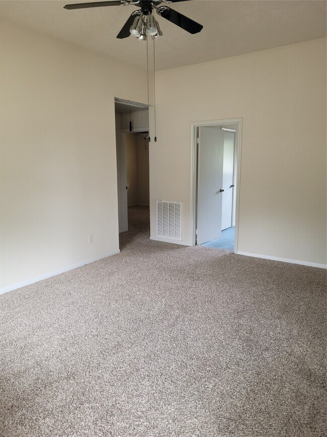 Building Photo - 21515 Nottinghill Dr