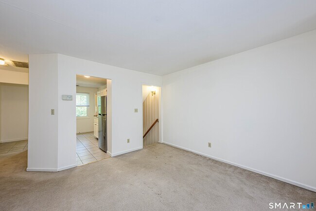 Building Photo - 1400 Hartford Tpke