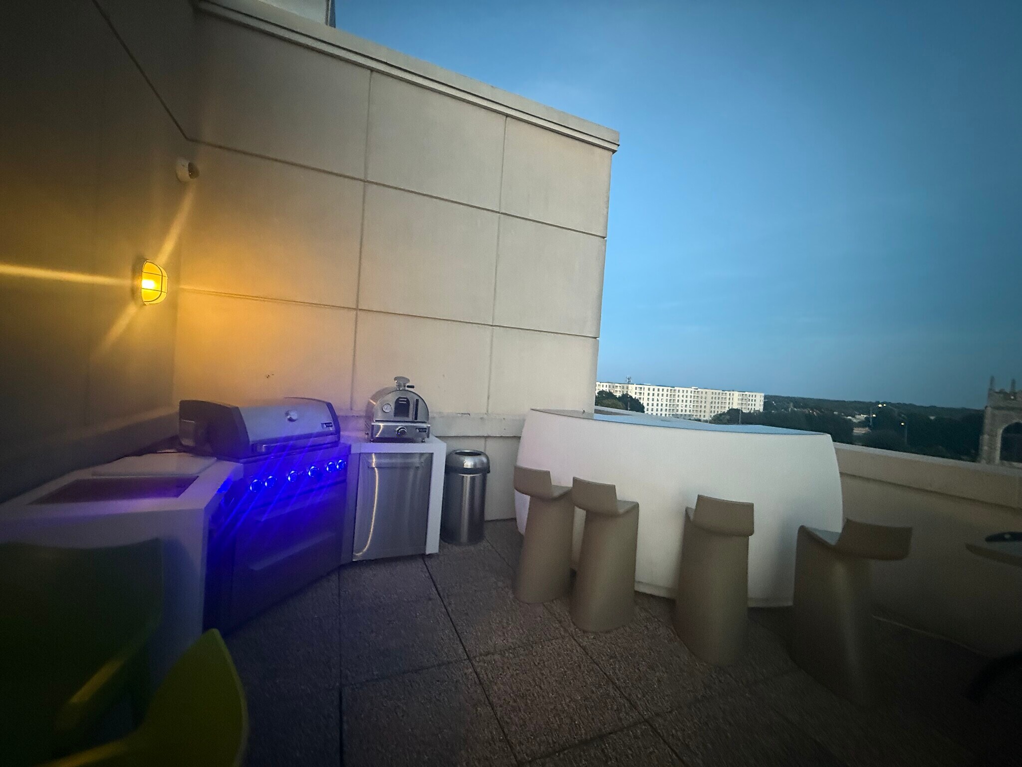 Building Photo - 715 N Church St