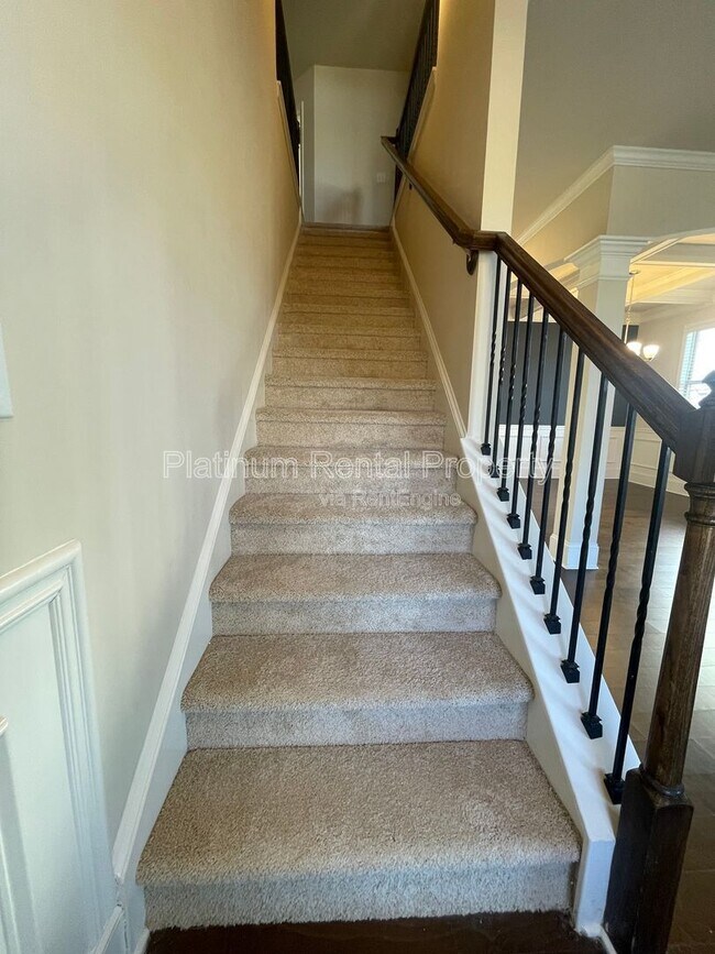 Building Photo - 4425 Huron Dr