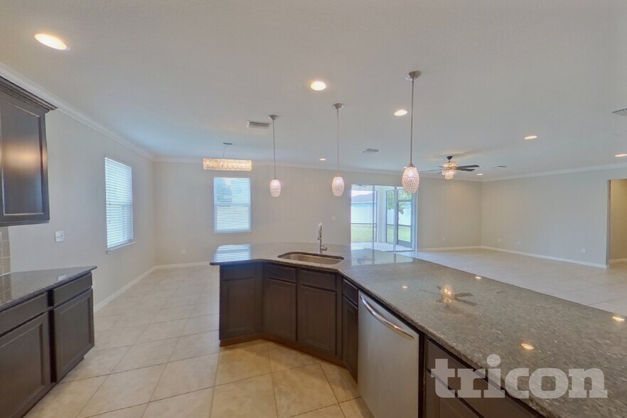 Building Photo - 12317 Fairlawn Dr