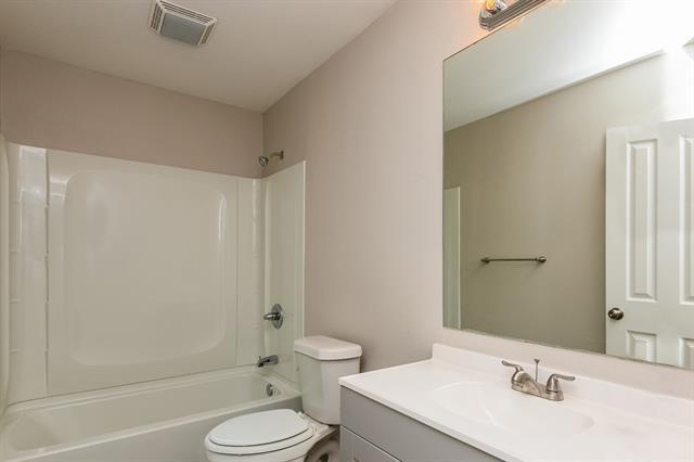 Building Photo - 208 Ridgeway Blvd