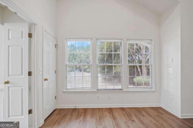 Building Photo - 1118 Sadlers Close