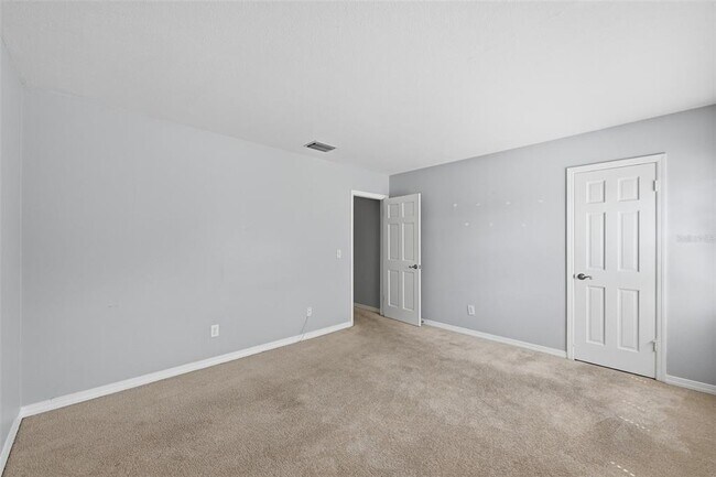 Building Photo - 10315 Carrollwood Ln