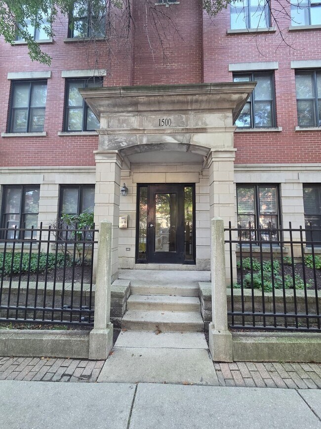 Primary Photo - 1500 S Halsted St