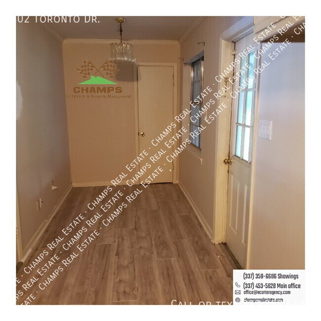 Building Photo - 402 Toronto Dr