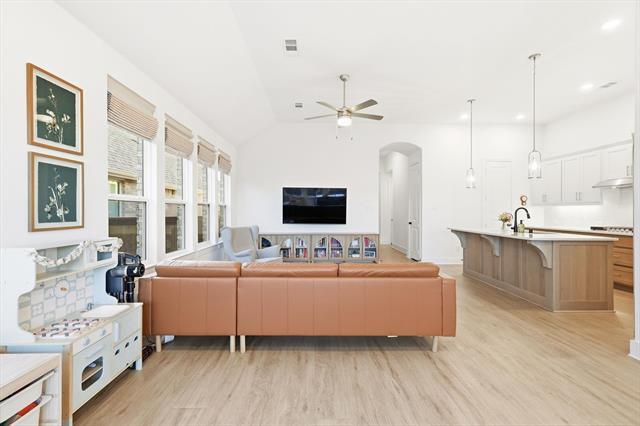 Building Photo - 1417 Sandhill Ln