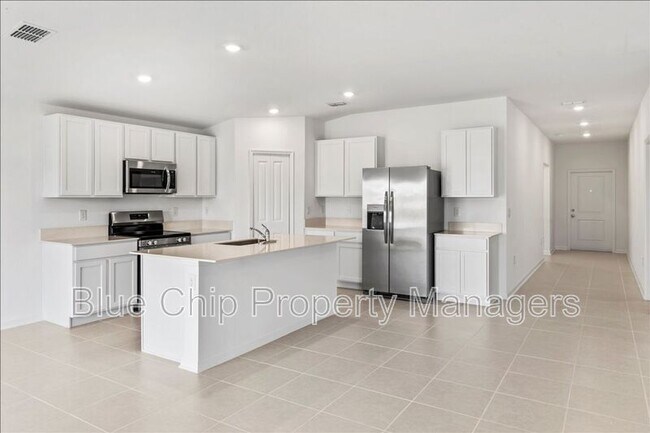 Building Photo - 2295 Green Valley St