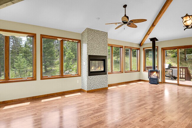 Building Photo - 5368 Evergreen Heights Dr