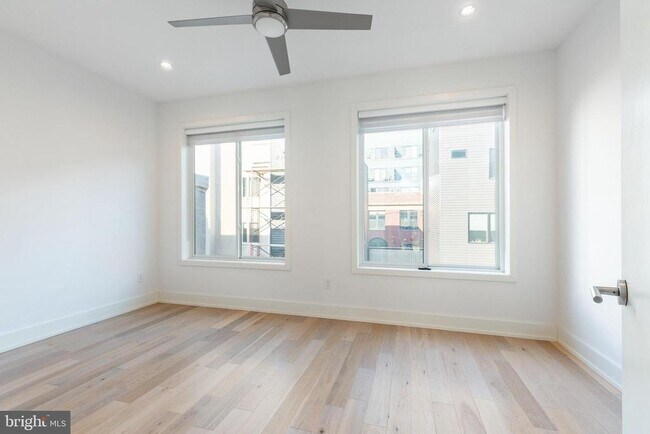 Building Photo - 2058 E Susquehanna Ave
