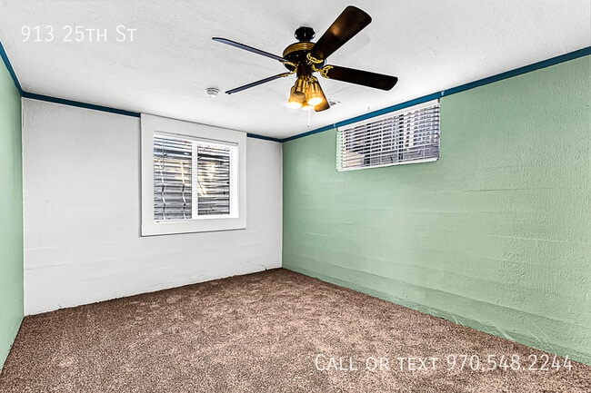 Building Photo - 913 25th St