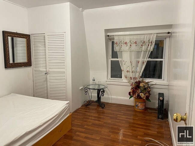XXL ROOM FOR RENT NEWKIRK AVENUE PRIME DI... - XXL ROOM FOR RENT  NEWKIRK AVENUE PRIME DI...