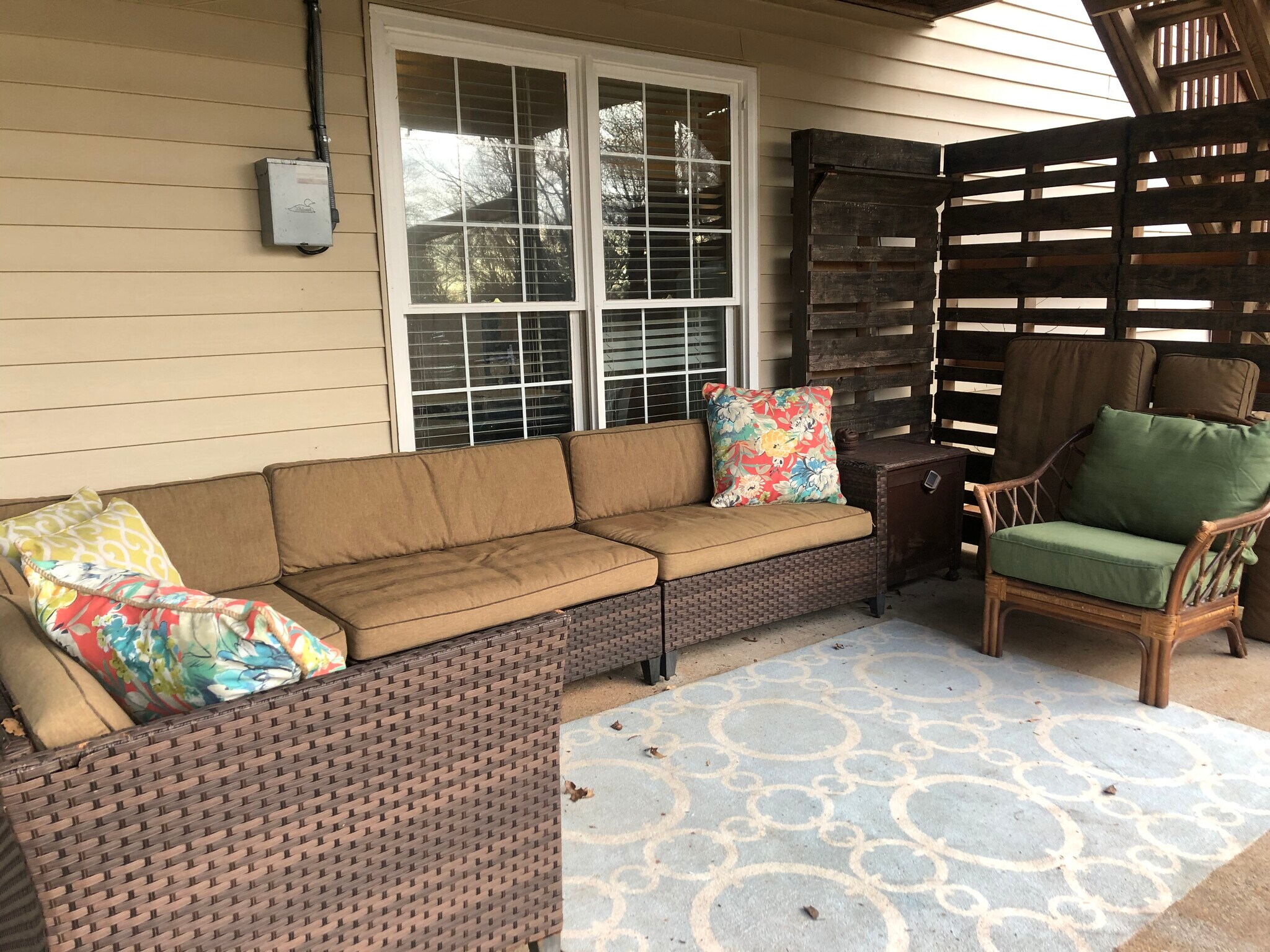 Private covered patio - 950 Sycamore Dr