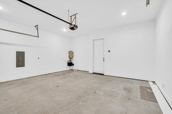 Building Photo - 1707 Nomas St