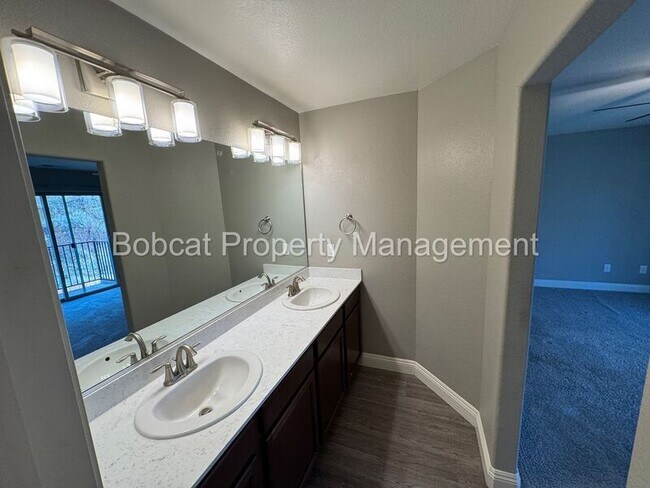 Building Photo - 1292 Saltern Dr