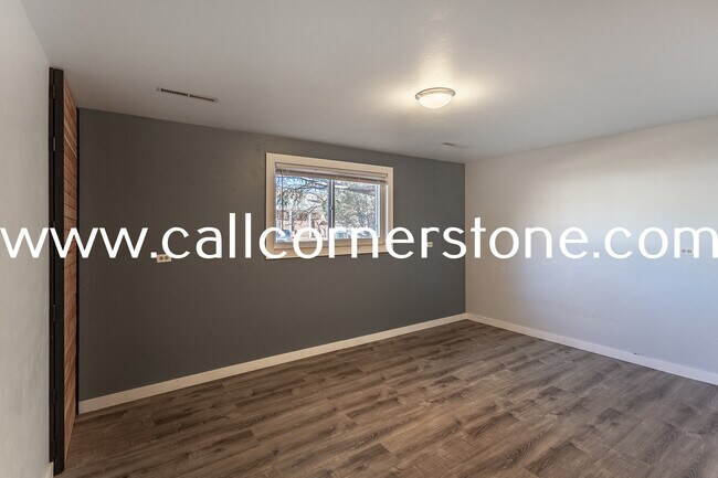Building Photo - 1334 Pike Dr
