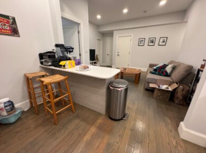 Building Photo - 115 Jersey St