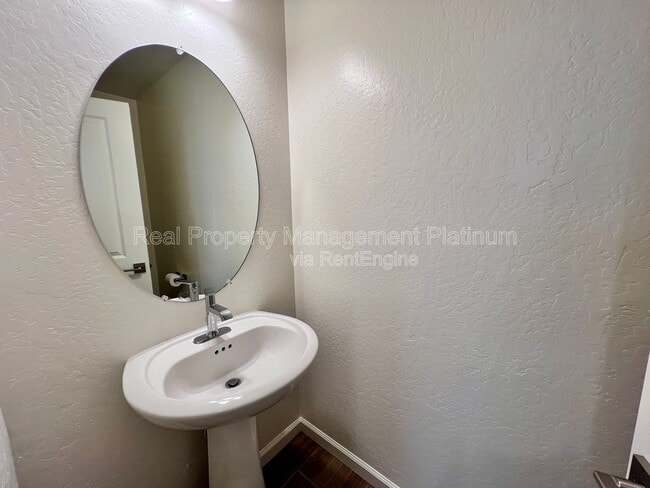 Building Photo - 1459 Farmhouse Ln