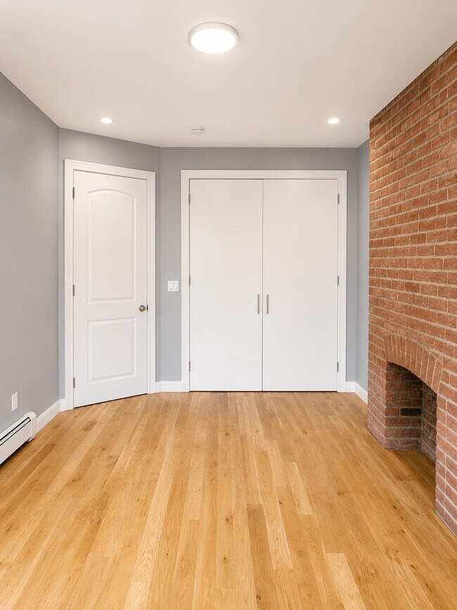 Building Photo - 130 Monticello Ave