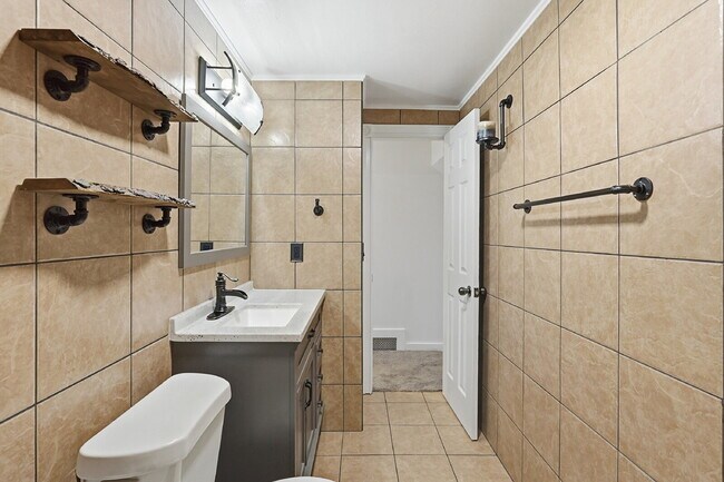 Building Photo - $2,040.95, 3-bed, 2-bathroom located in Colorado Springs with a large backyard