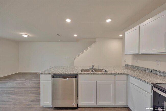 Building Photo - 45081 Red Brick Dr