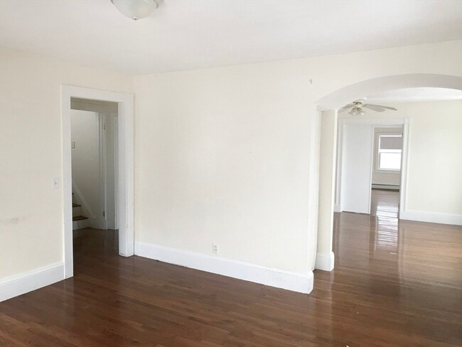 Building Photo - 113 Ashland St