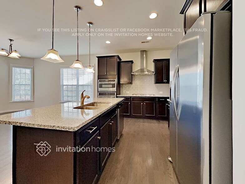 Building Photo - 10672 Sky Chase Ave NW