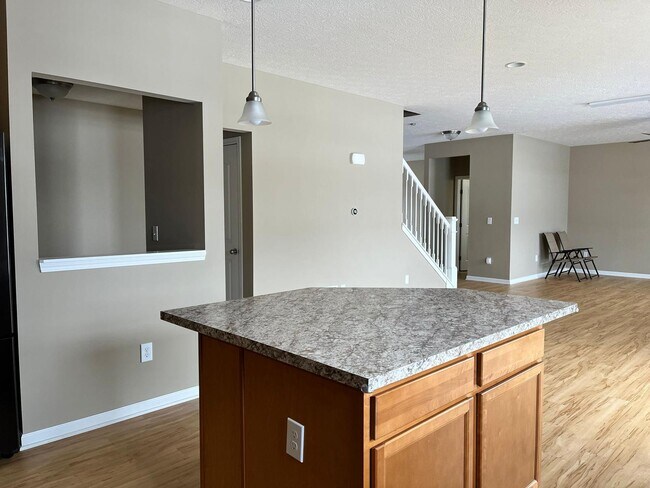 Building Photo - 165 Saddlebred Cir