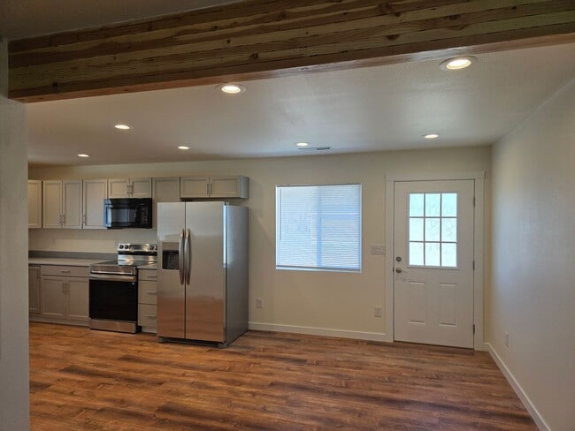 Building Photo - 3 Bed 2 Bath one story home in the country on 1 acre