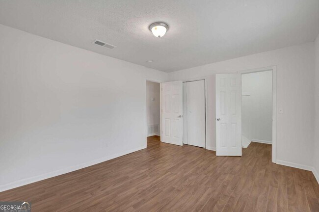 Building Photo - 1903 Whitehall Forest Ct SE