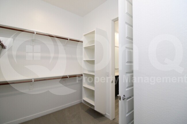 Building Photo - 259 E Sagittarius Pl