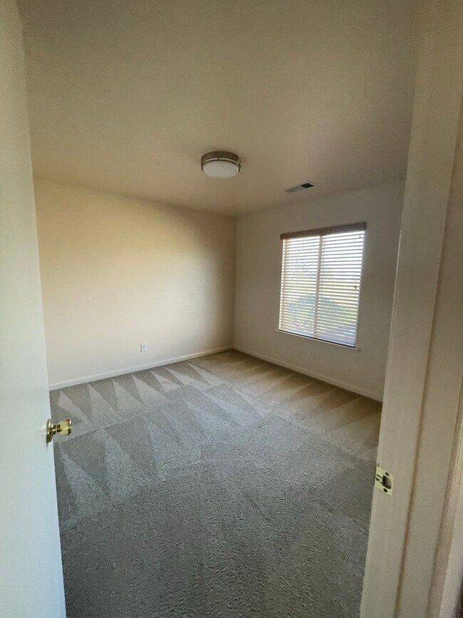 Building Photo - 4143 Canopy Ct