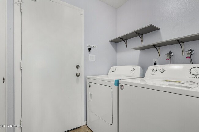 Building Photo - 1845 S Beverly