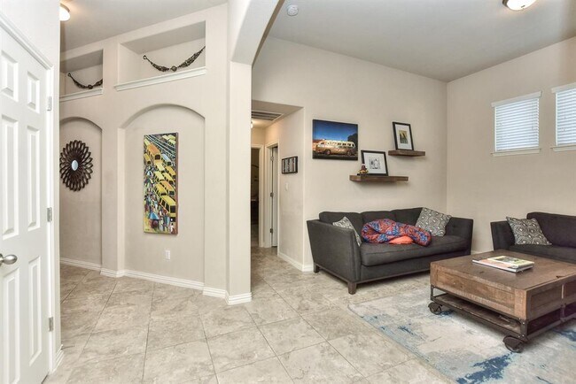 Building Photo - 117 Salt Fork Dr