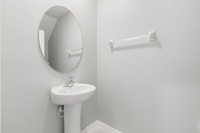 Building Photo - LIKE NEW 5 Bedroom Home for RENT in Touchstone!