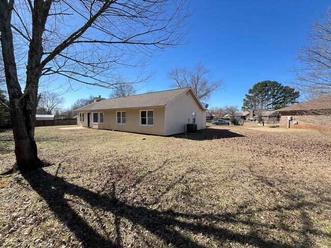 Building Photo - Your New Home in Meridianville!
