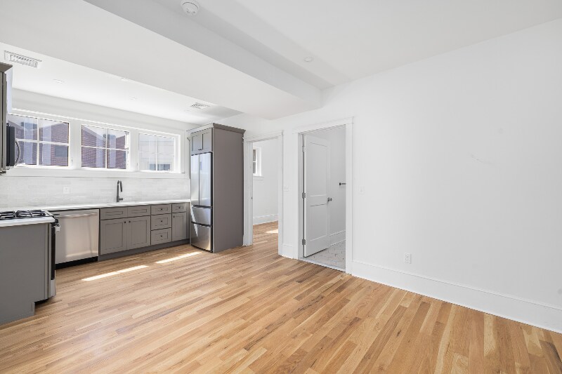 Building Photo - 293 Governor St